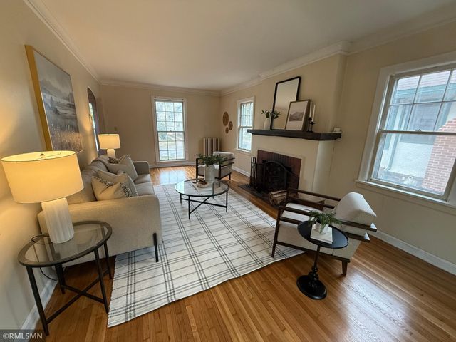 1090 16th Avenue SE, Minneapolis, MN 55414