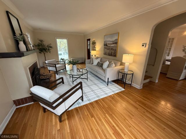 1090 16th Avenue SE, Minneapolis, MN 55414