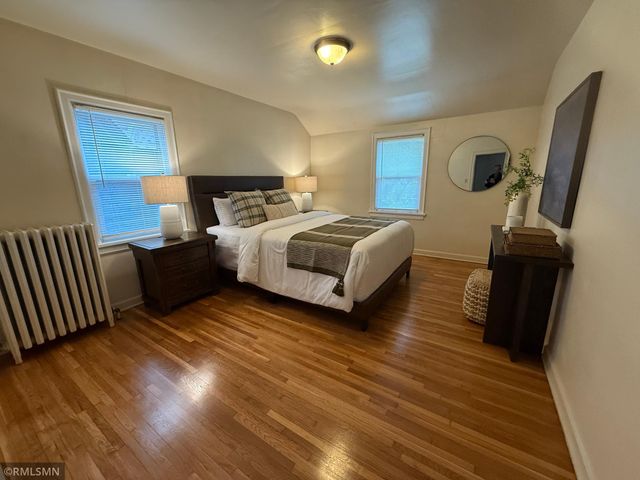 1090 16th Avenue SE, Minneapolis, MN 55414