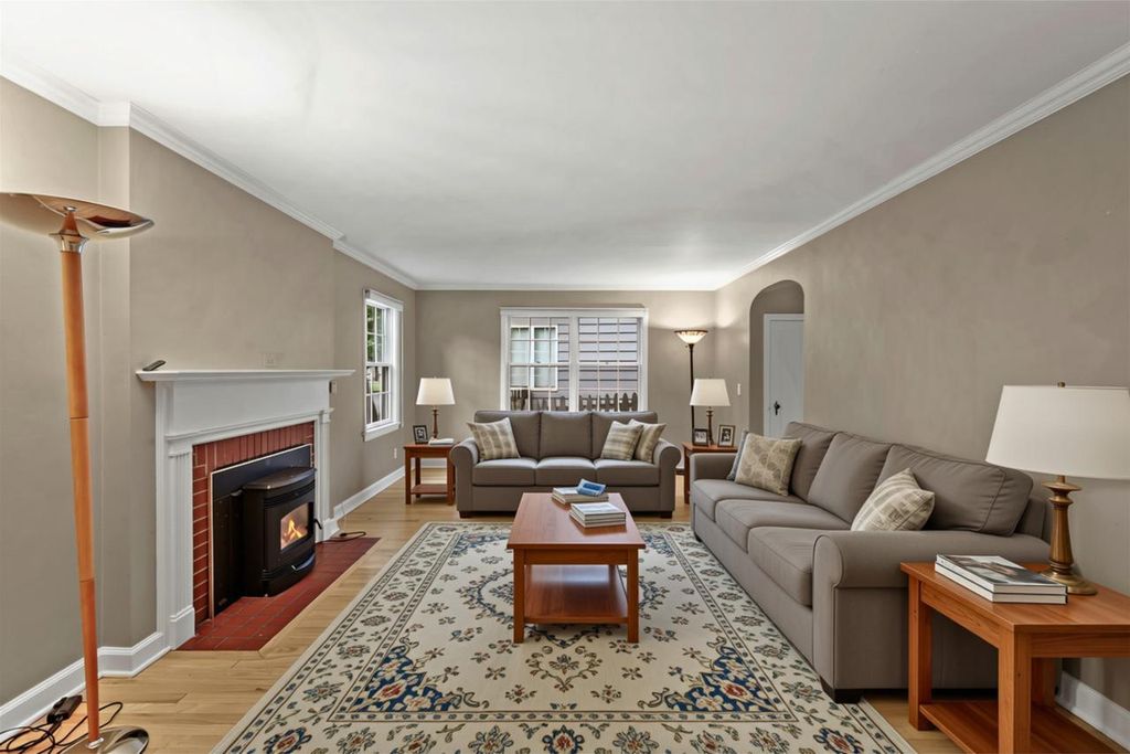 4138 Hiawatha Drive, Madison, WI 53711