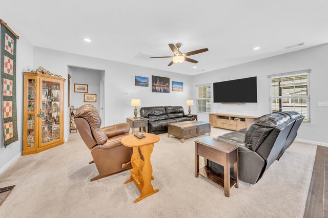 2852 Bluestem Ln, Murfreesboro, TN 37128
