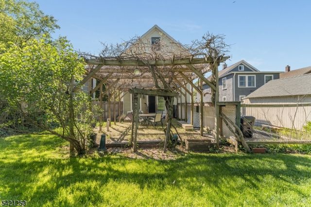 22 Broad St, Flemington Boro, NJ 08822