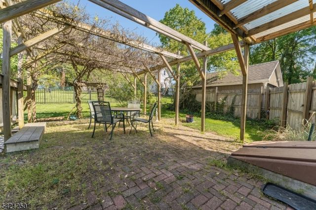 22 Broad St, Flemington Boro, NJ 08822