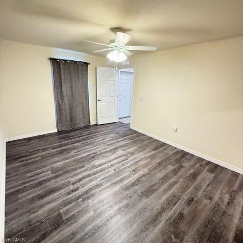 575 Oakshire LN, Lehigh Acres, FL 33972