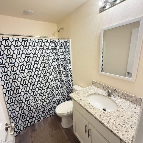 575 Oakshire LN, Lehigh Acres, FL 33972