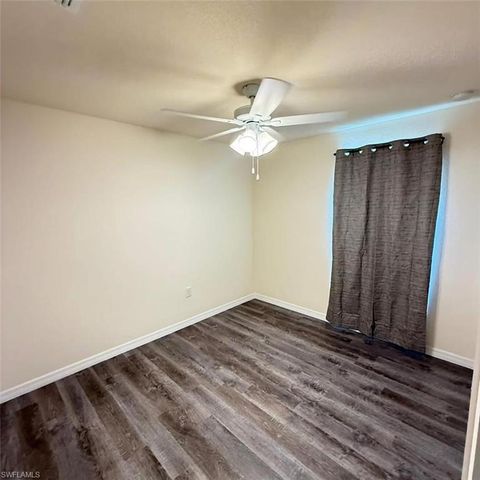 575 Oakshire LN, Lehigh Acres, FL 33972