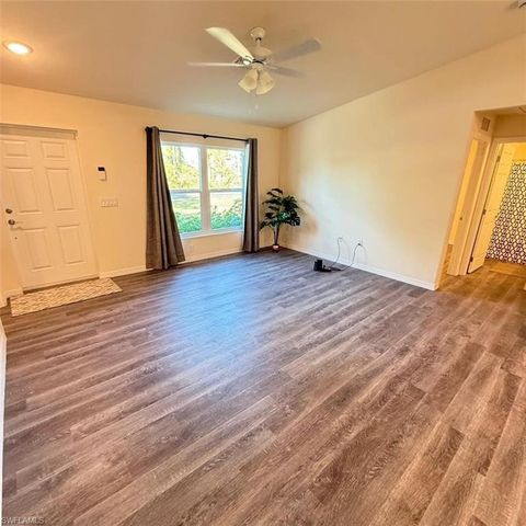 575 Oakshire LN, Lehigh Acres, FL 33972