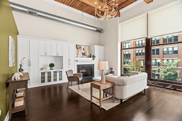 2303 S Michigan Avenue 208, Chicago, IL 60616