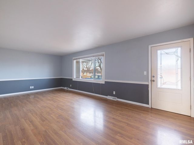 313 N NEBRASKA Avenue, Morton, IL 61550