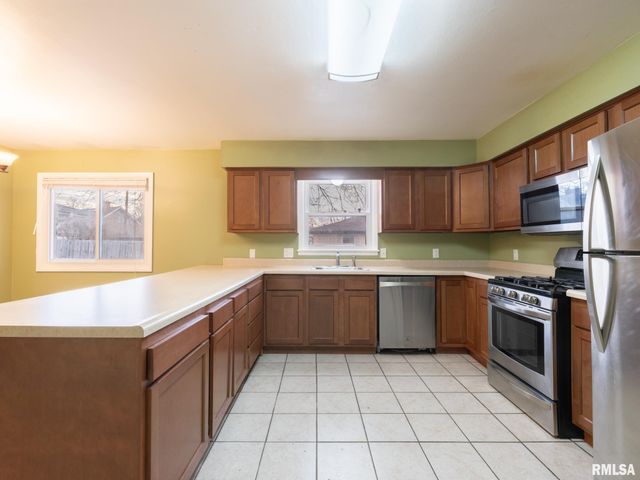 313 N NEBRASKA Avenue, Morton, IL 61550