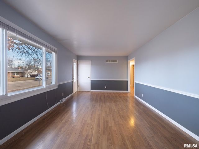 313 N NEBRASKA Avenue, Morton, IL 61550