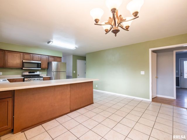 313 N NEBRASKA Avenue, Morton, IL 61550