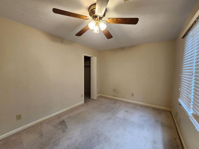 3363 Londonderry LN, Roanoke, VA 24018