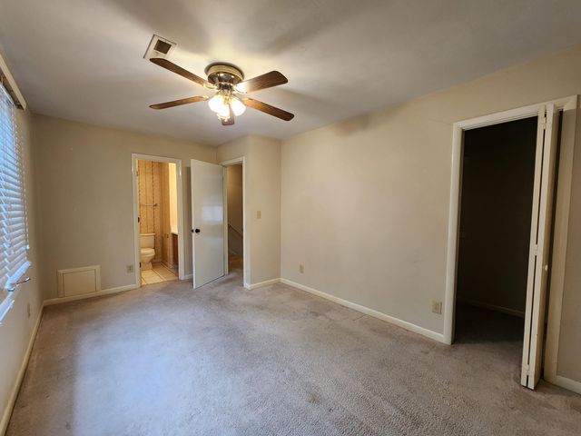 3363 Londonderry LN, Roanoke, VA 24018