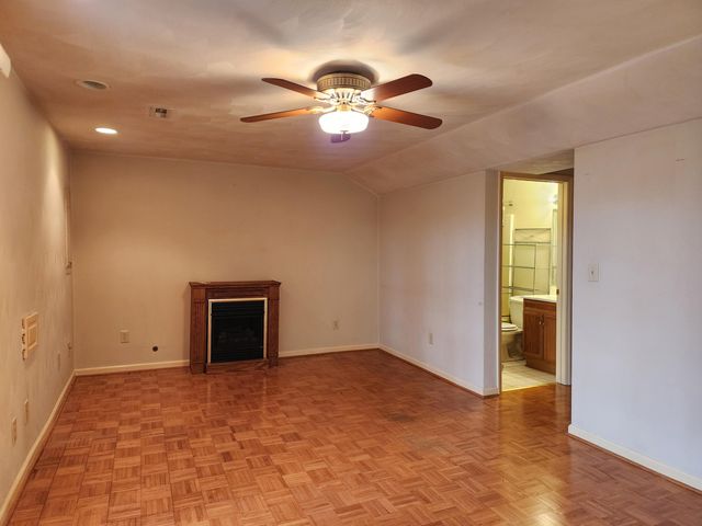 3363 Londonderry LN, Roanoke, VA 24018