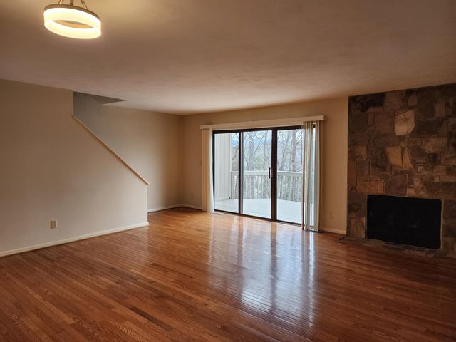 3363 Londonderry LN, Roanoke, VA 24018