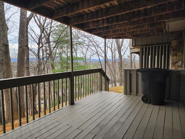 3363 Londonderry LN, Roanoke, VA 24018