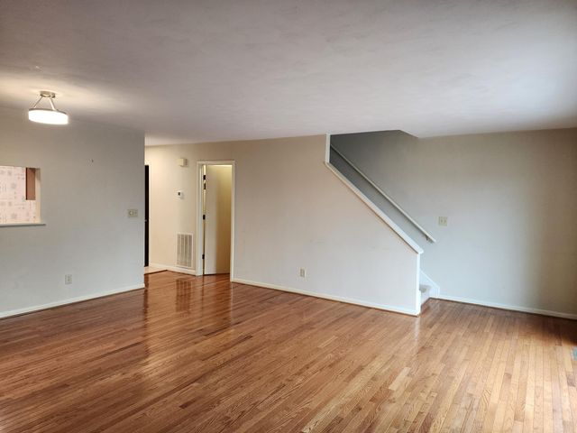 3363 Londonderry LN, Roanoke, VA 24018