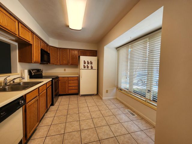 3363 Londonderry LN, Roanoke, VA 24018