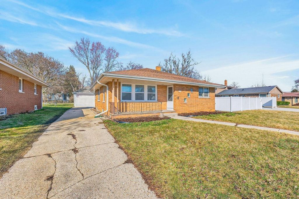 5402 39th AVENUE, Kenosha, WI 53144