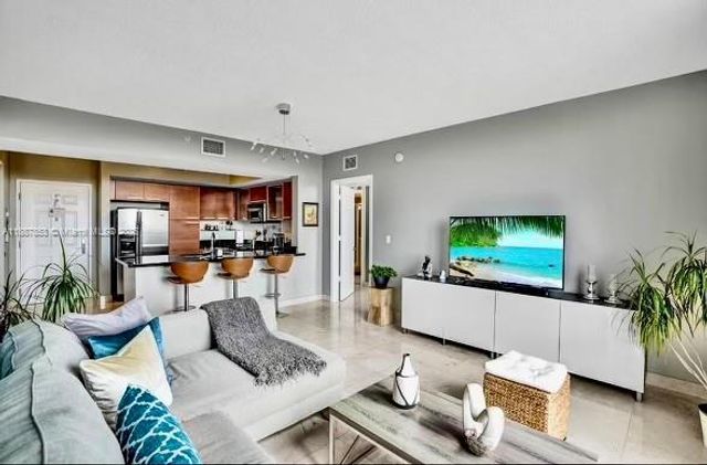 2030 S Douglas Rd 816, Coral Gables, FL 33134