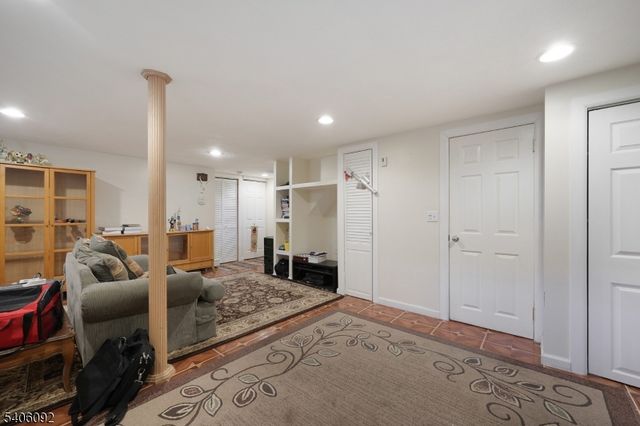 947 Dunham Ave, Westfield Town, NJ 07090