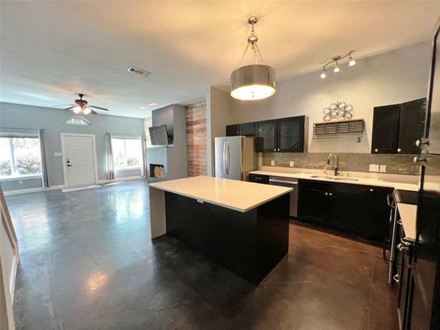 1813 S Ervay Street, Dallas, TX 75215