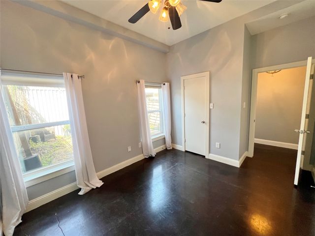 1813 S Ervay Street, Dallas, TX 75215