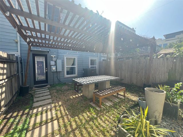 1813 S Ervay Street, Dallas, TX 75215