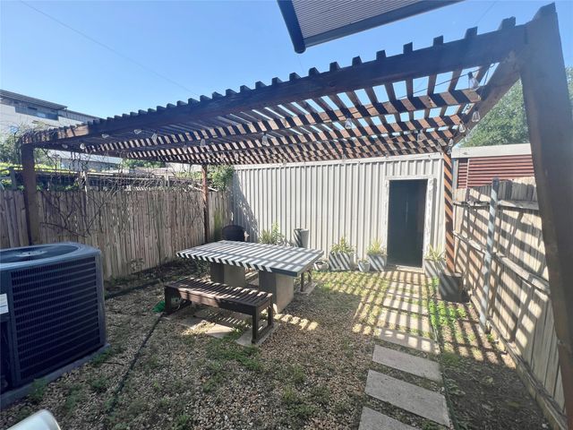1813 S Ervay Street, Dallas, TX 75215