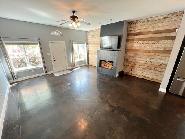 1813 S Ervay Street, Dallas, TX 75215