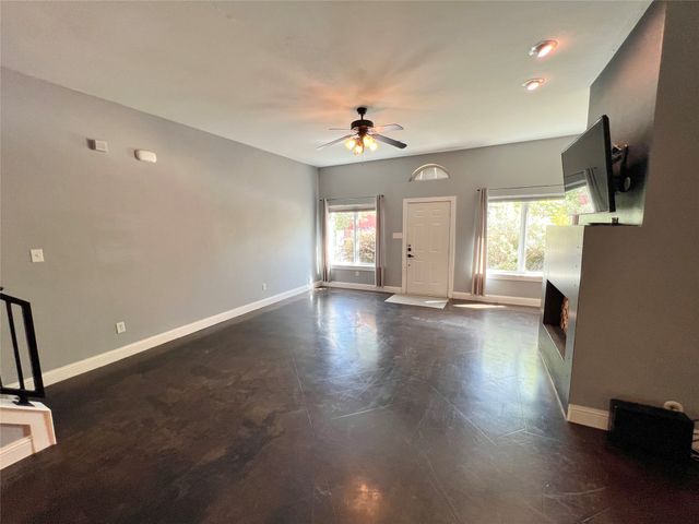 1813 S Ervay Street, Dallas, TX 75215