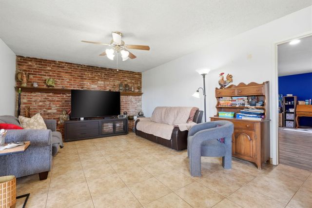 19091 Ave 150, Porterville, CA 93257