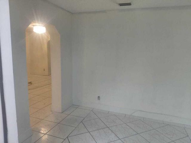 2828 NW 9th Place, Fort Lauderdale, FL 33311