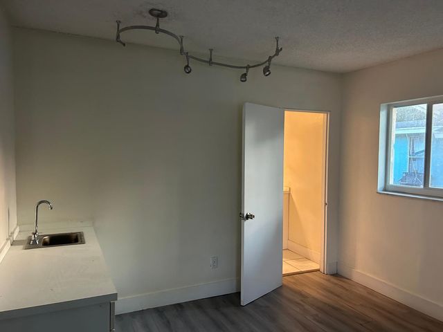 2828 NW 9th Place, Fort Lauderdale, FL 33311