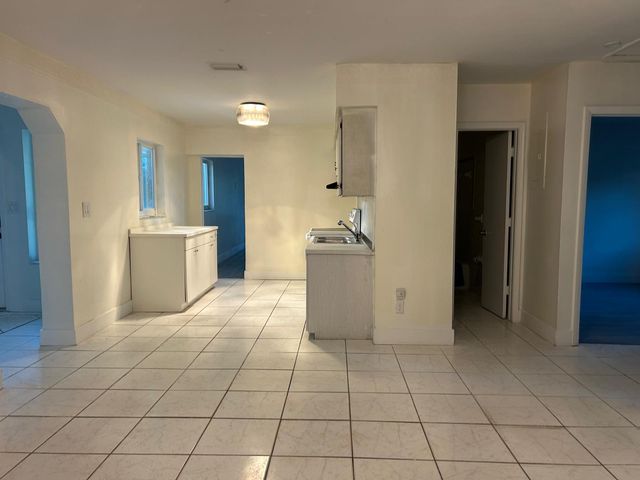 2828 NW 9th Place, Fort Lauderdale, FL 33311
