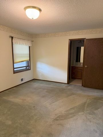 7965 75th Street S, Cottage Grove, MN 55016