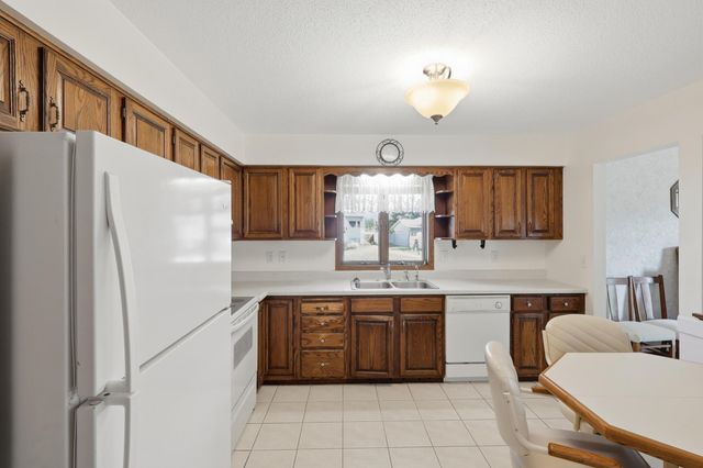 7965 75th Street S, Cottage Grove, MN 55016