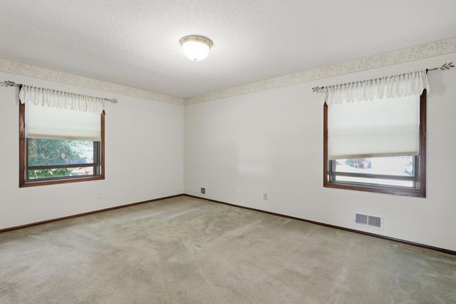 7965 75th Street S, Cottage Grove, MN 55016