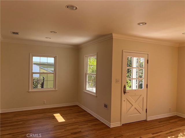 7649 Truxton, Los Angeles, CA 90045