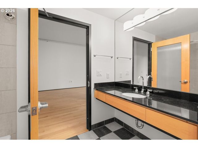 420 Nw 11TH Ave 506, Portland, OR 97209