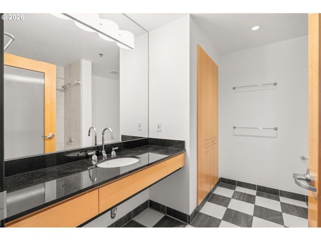 420 Nw 11TH Ave 506, Portland, OR 97209