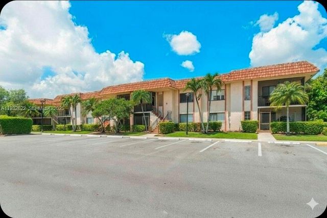 341 Lakeview Dr 104, Weston, FL 33326