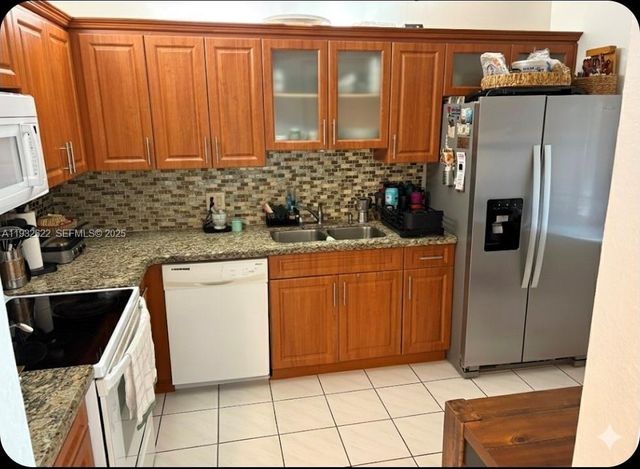 341 Lakeview Dr 104, Weston, FL 33326