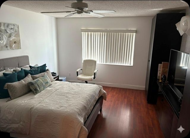 341 Lakeview Dr 104, Weston, FL 33326