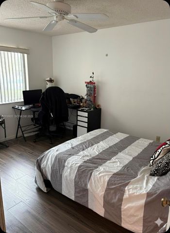 341 Lakeview Dr 104, Weston, FL 33326