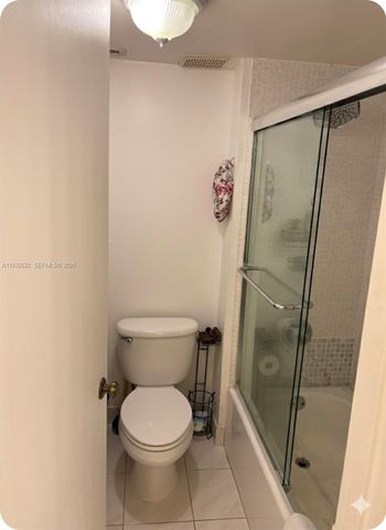 341 Lakeview Dr 104, Weston, FL 33326