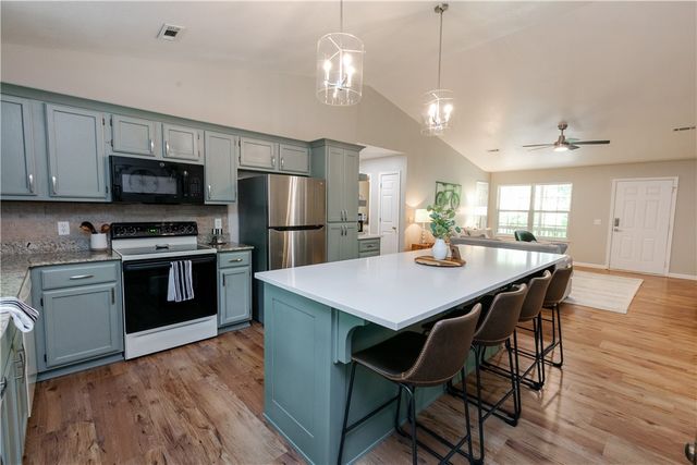 8 Winchester Lane, Bella Vista, AR 72715