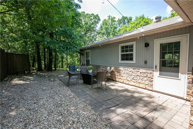 8 Winchester Lane, Bella Vista, AR 72715