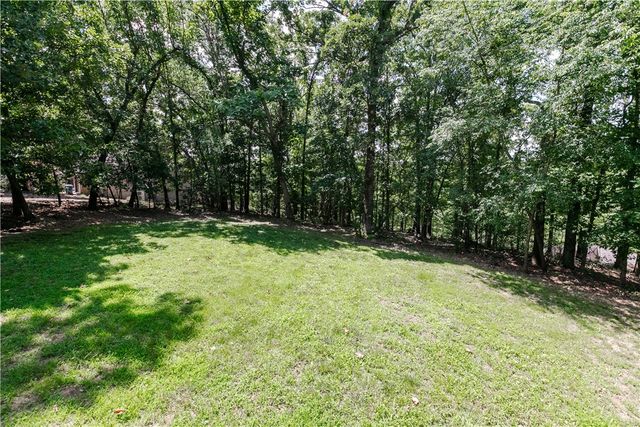 8 Winchester Lane, Bella Vista, AR 72715